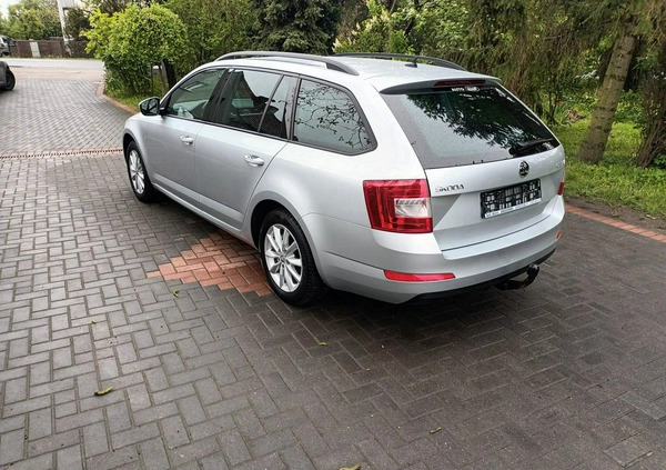 Skoda Octavia cena 41900 przebieg: 183000, rok produkcji 2016 z Brzeg Dolny małe 137